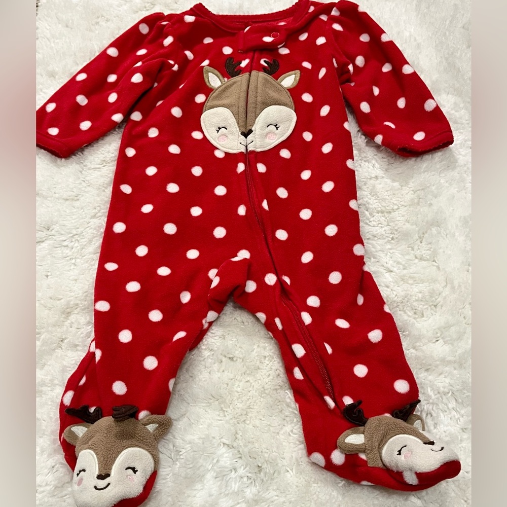 Carter’s 0-3m baby girl fleece reindeer Christmas sleeper pjs perfect for winter